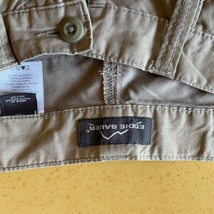 Eddie Bauer Chino,like new, right side zipper pocket